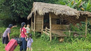 Full video:Driven Out By In-Laws: Kind Elderly Woman Saves Single Mom & 2 Kids With Old Bamboo Hut screenshot 1