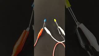 2 LEDs separately blinking