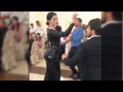 Видео: Картина с нож за палитра от виетнамски художник Phan Thu Trang