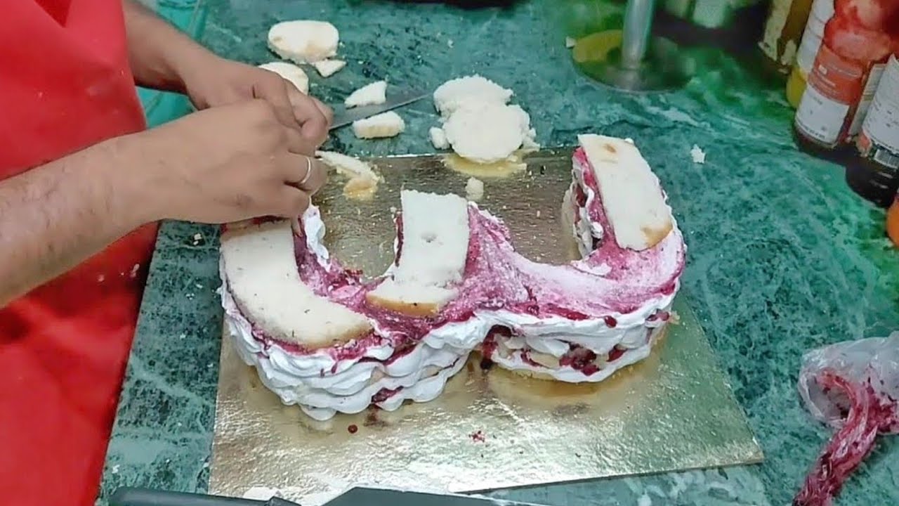 टुकडे जोड जोड के मैने बनाया ये केक | blueberry cake | monogram cake | chef nitin