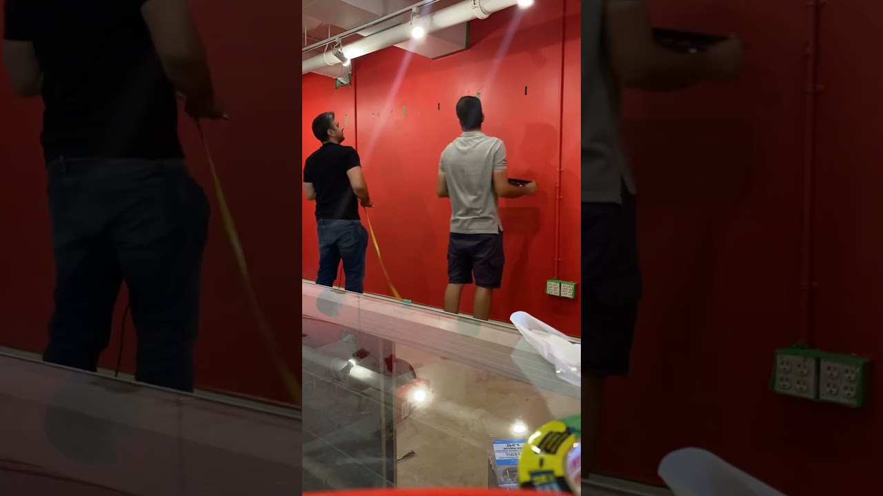 Video wall installation for a shop 