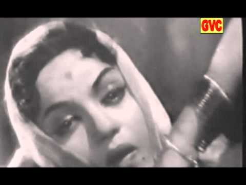 Lata Mangeshkar sings Un Aankhon Mein Neend Kahan in Minister1959