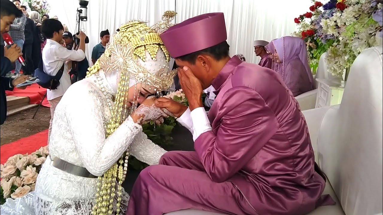 Aisyah..!! Pengantin cantik mirip barbie yg dipersunting pemuda tampan dari Limbangan Garut
