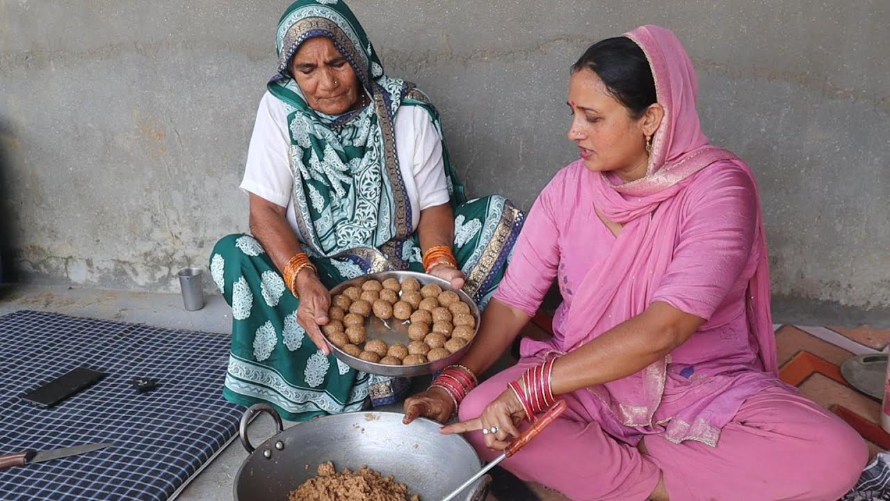 Diwali Special Desi Laddu || गेहू के आटे की मिठाई || Pal Family Vlogs