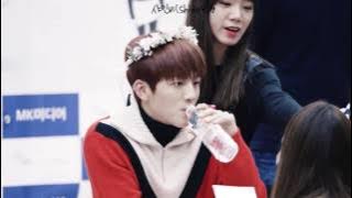 161014 SF9 코엑스 팬사인회 영빈이는 양봉 중