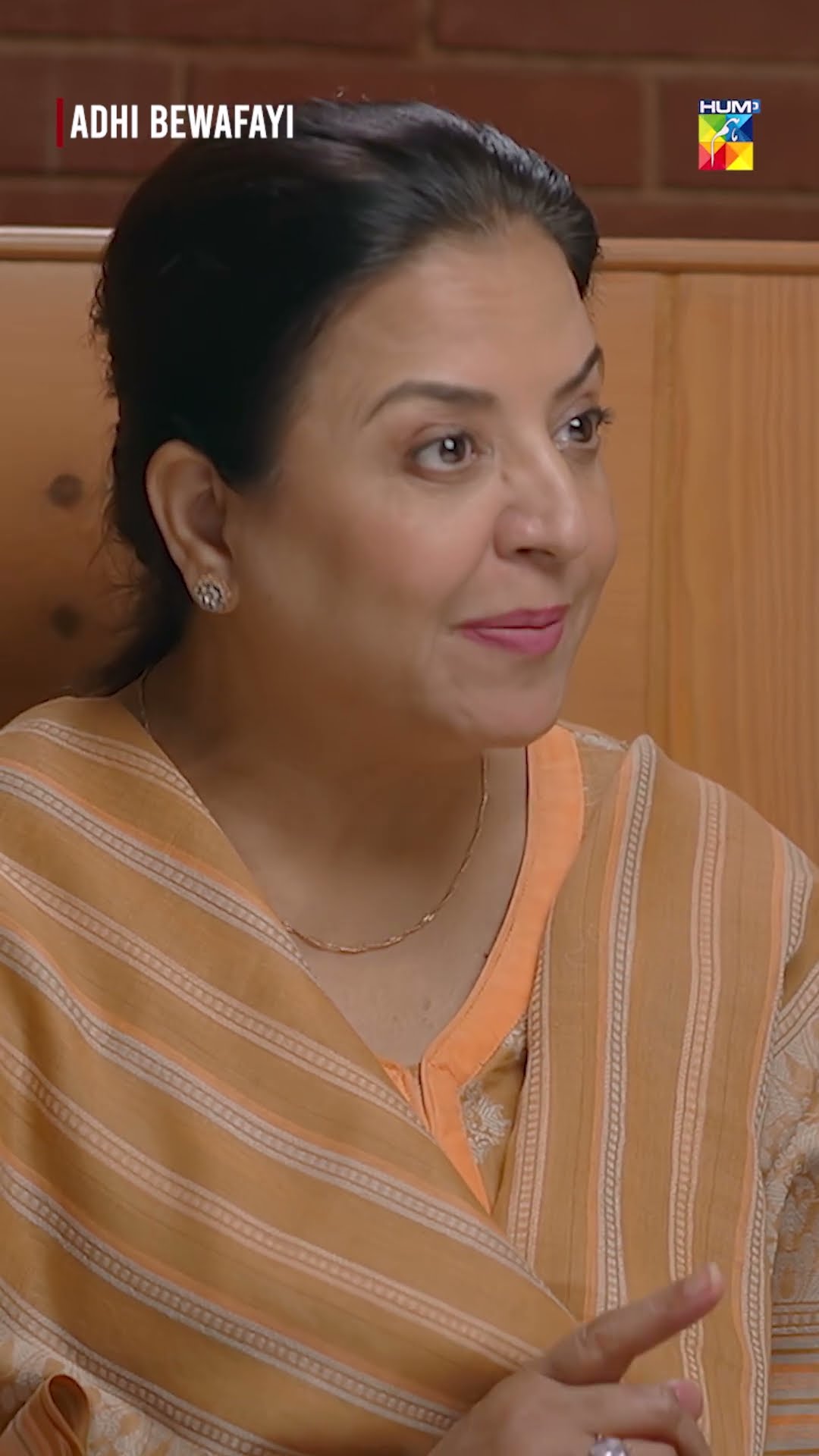 Adhi Bewafayi [BEST MOMENT] #alishbakhan #ahmedtahaghani #faiqkhan #adhibewafayi #shortsfeed #humtv
