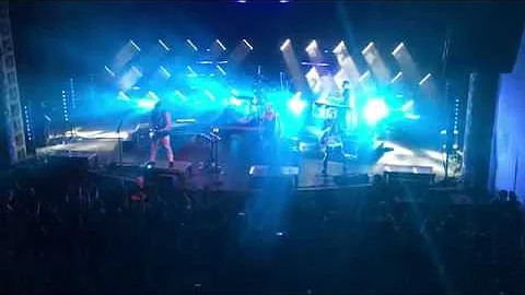 One Foot (Live in St. Paul, MN) - Walk The Moon