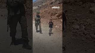 هذه أرضي طفل فلسطيني يواجه جنديا إسرائيليا من مسافة صفر