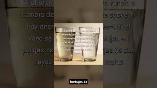 Nunca duermas sin colocar un vaso con agua al lado de tu cama. #protección #ritual #magia #energias