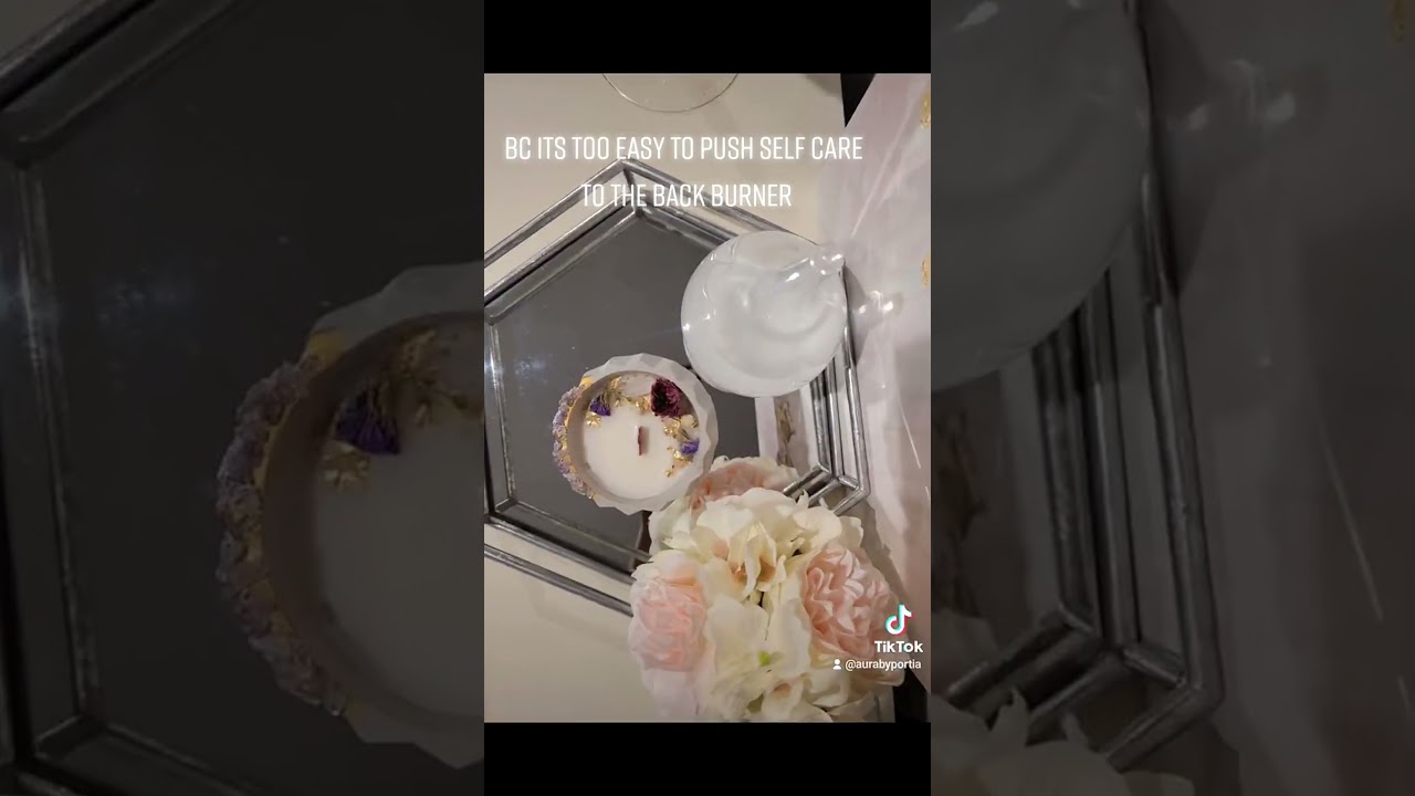 Elevate your self-care with soothing vanilla & wood wick candles 