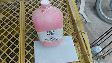 ¿Qué pegamento pega en el yeso?