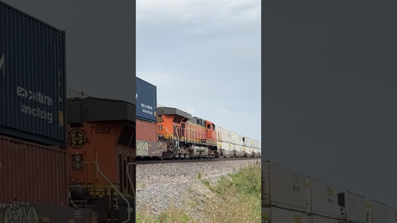 65-70 mph BNSF Stack train meets 70 mph BNSF Z train!! 