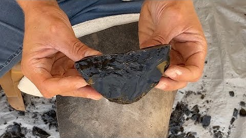 Bidirectional (Naviform) Percussion Blade Core 2/2 - Final Shaping and Initial Blade Removals