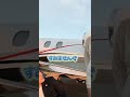 プライベートジェットが荷物になりした。