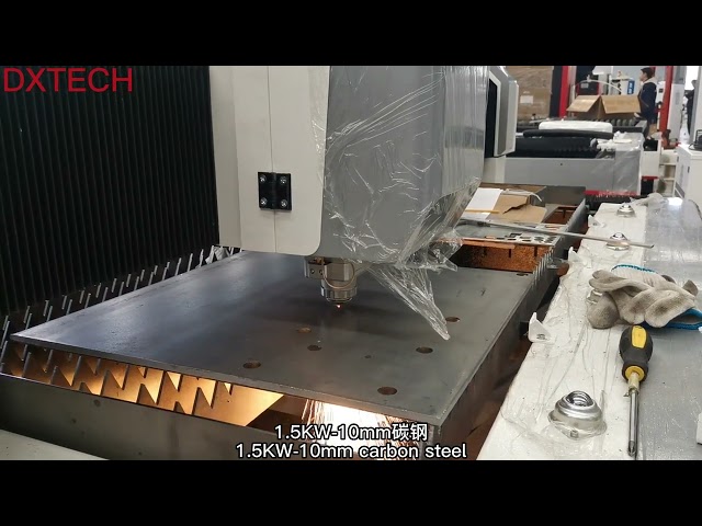 DXTECH-1500W laser cutting machine cutting 10mm carbon steel class=