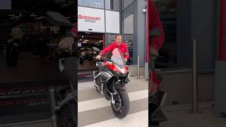 De Bimota Tera H2 is een allroad, aangedreven door het supercharged-blok van Kawasaki.