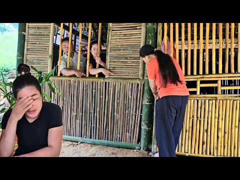 Video She locked the door so her son could be closer to Hong, which angered them.
