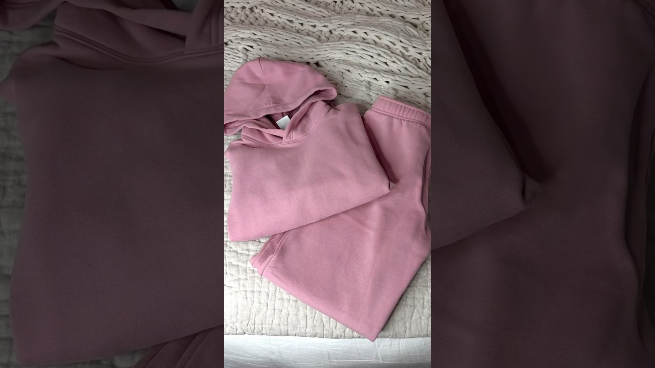 Loving this pink color 💕✨ 