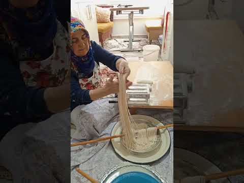 makina ile erişte kestim çok kolay ve pratik tarifi yakında sayfamda