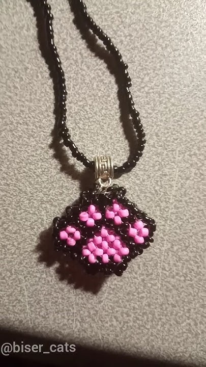 Подвеска на шею из бисера.#чокер #бисер #бисероплетение #лапка #beads # ...