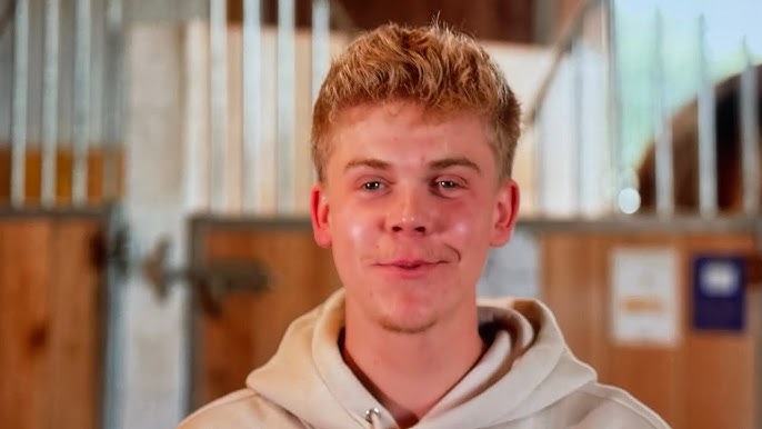 Star Academy 2024 : Charles Le Breton et Cavalier, se dévoile dans son  portrait - YouTube