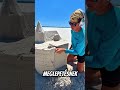 A lány lerombolta a homokvárát szegény fiúnak #beach #sandcastles
