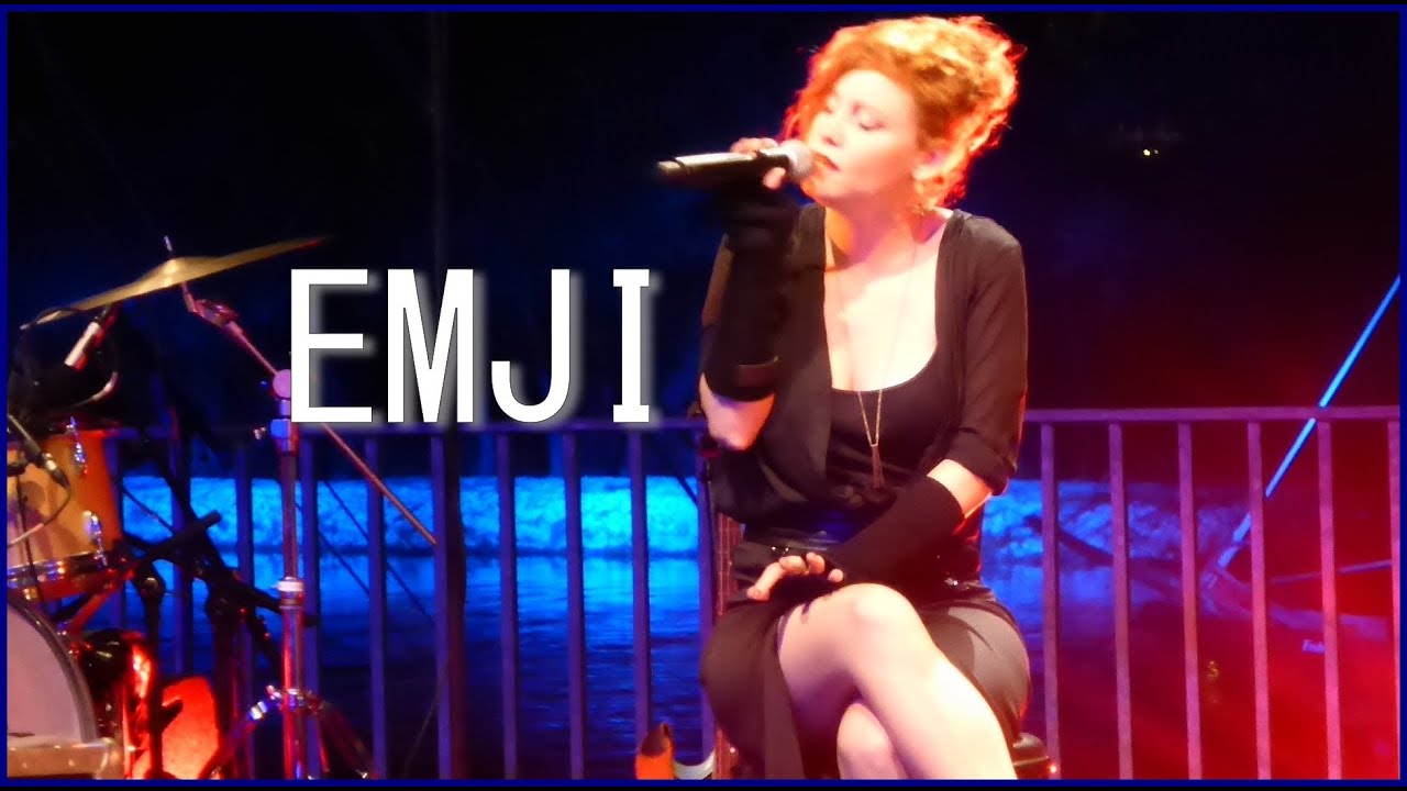 EMJI - Crazy in Love (live) - YouTube