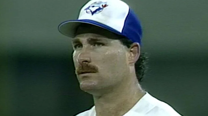 Stieb loses perfecto with one strike to go