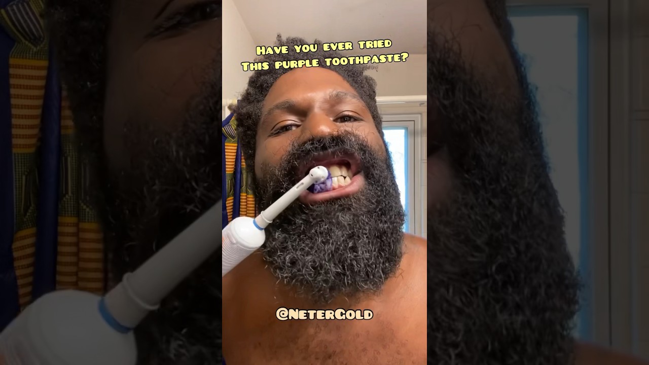Фиолетовая зубная паста делает зубы белее?
