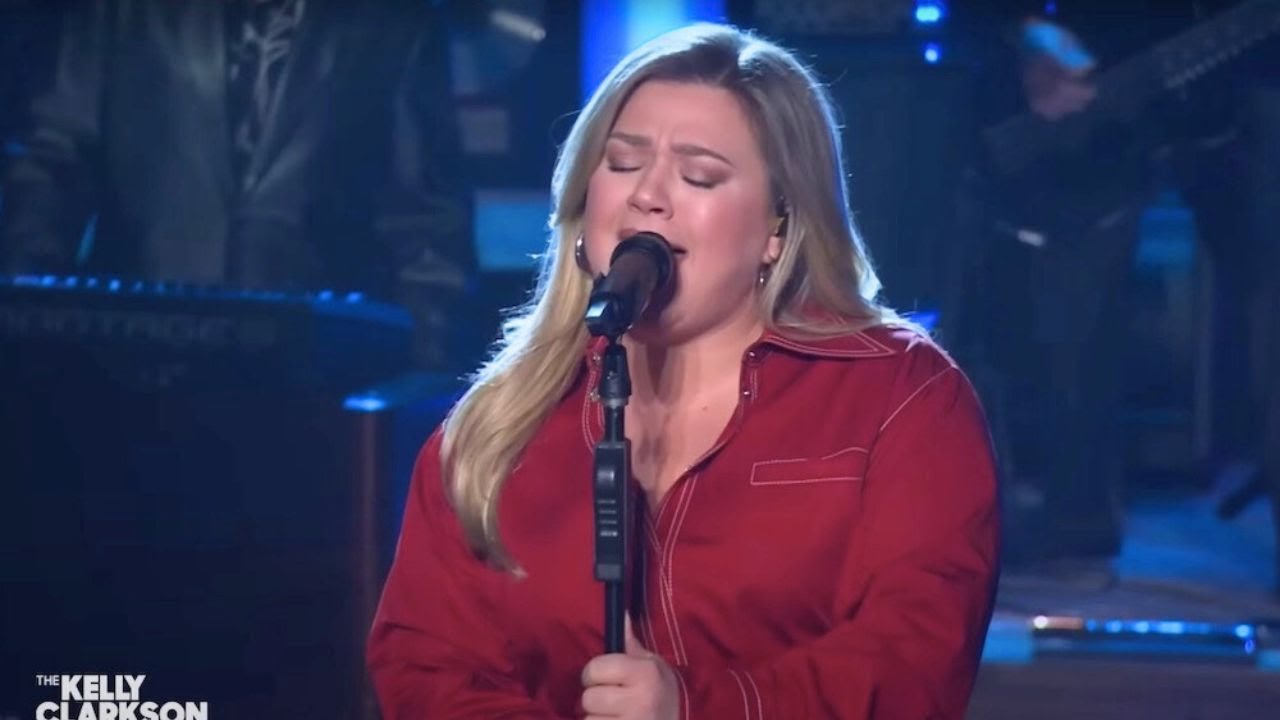 Kelly Clarkson Nails The Killers Song in Epic Performance YouTube