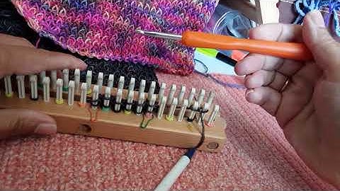 Loom Knitting Cast Off: Doubleknitting/ Figure 8 Stitch