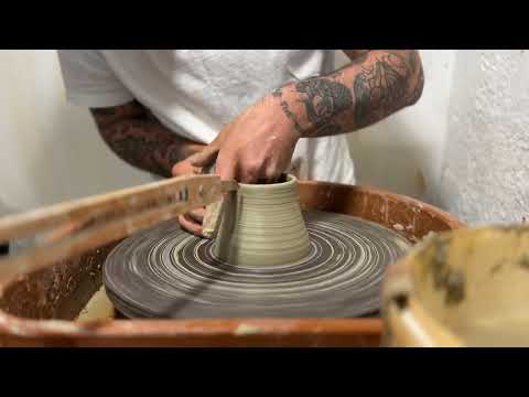 Throwing a Pottery Mug in Real Time