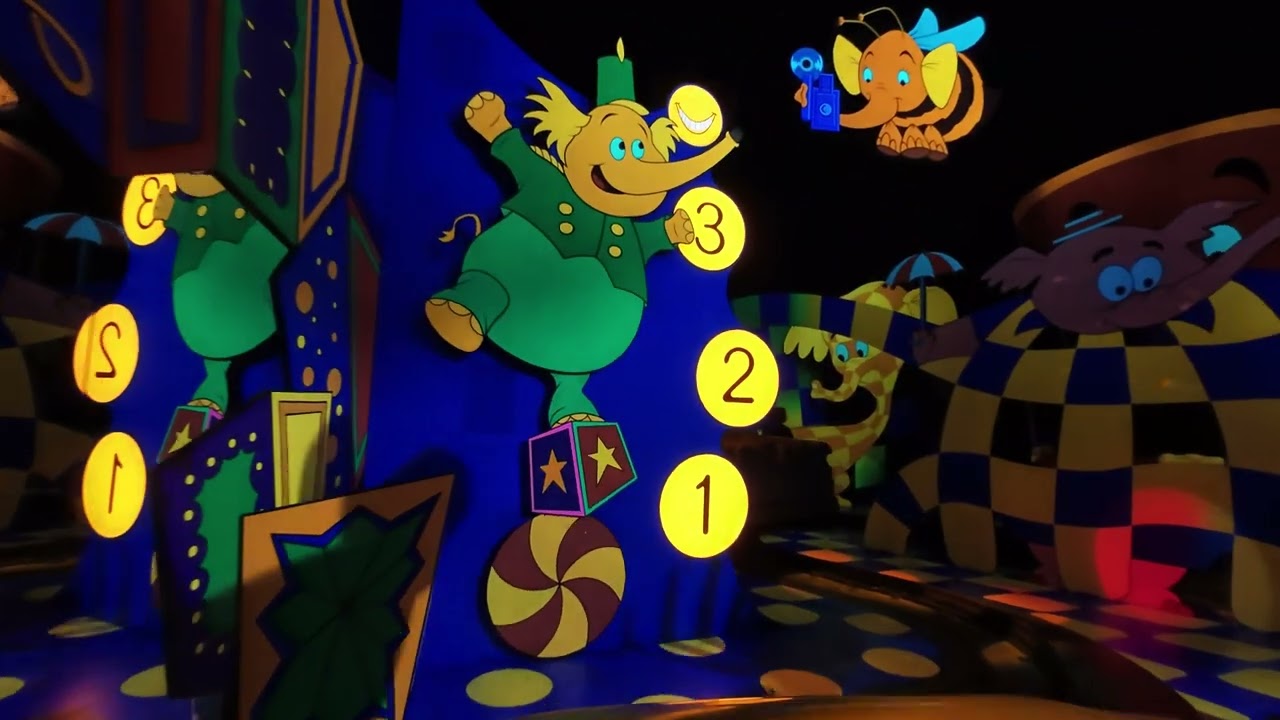 Shanghai Disneyland - The Many Adventures of Winnie the Pooh [Full Video]