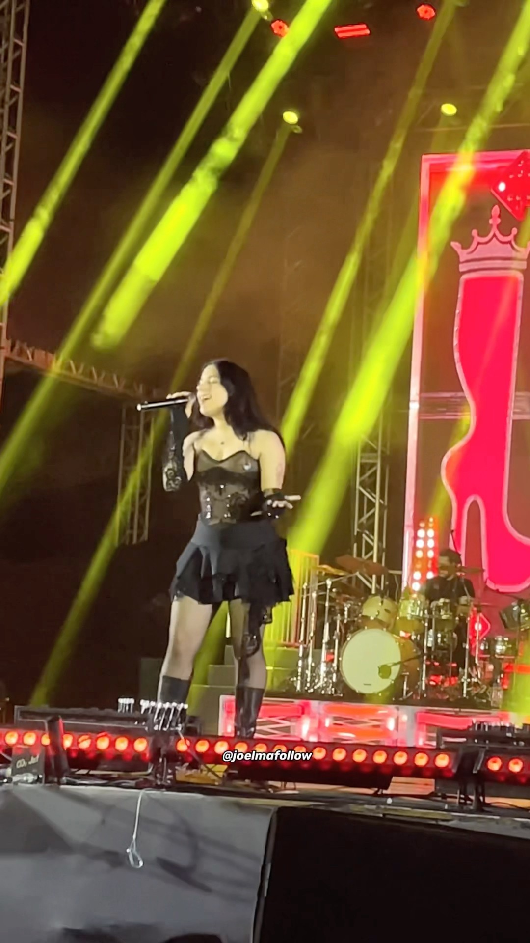 A filha da Joelma soltando a voz