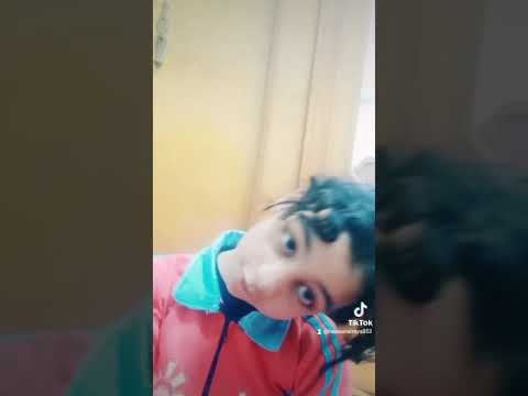 البنت الصغيره بتقول اه