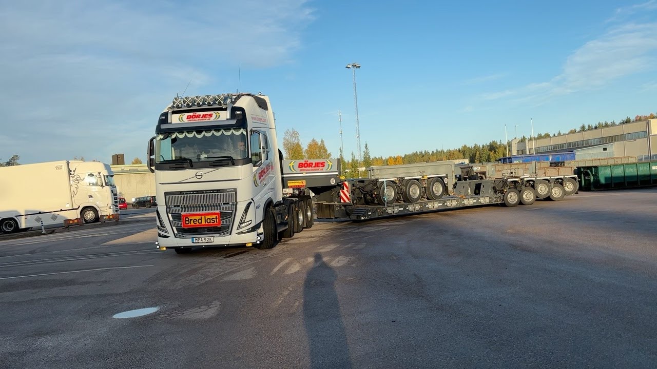 Köp Tungdragare Volvo FH16 8x4 I-Shift 750hk med Faymonville Combimax på Klaravik