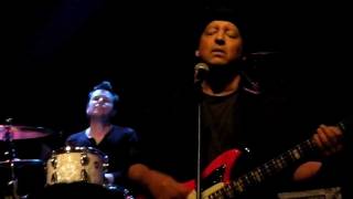 Andy Fairweather Low & The Low Riders: Standing on the water chords