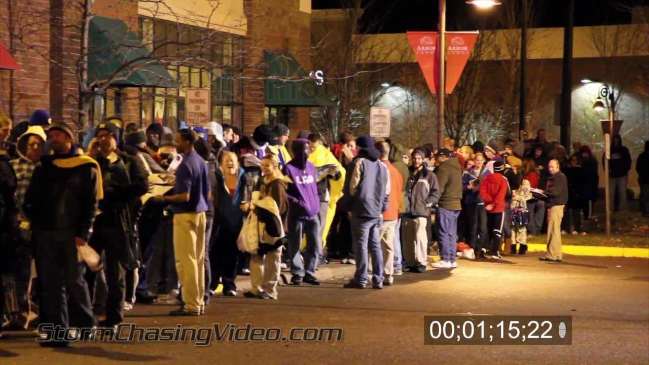 11/24 - 11/25/2011 Black Friday Shoppers B-Roll