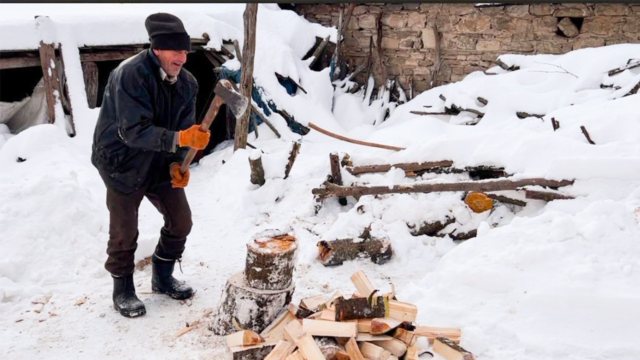 Living Alone in the Countryside: Grandpa's Touching Tale of Loneliness