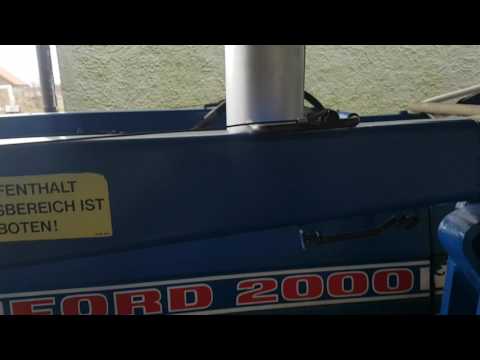 Video: Sa kuaj fuqi ka një traktor Ford 2000?