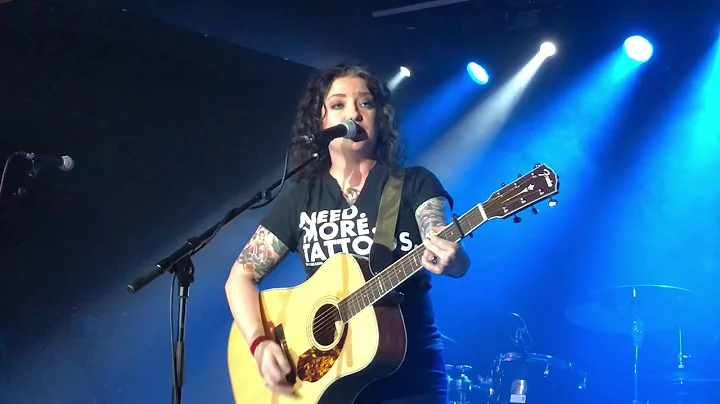 Ashley McBryde - Fat and Famous Live in London