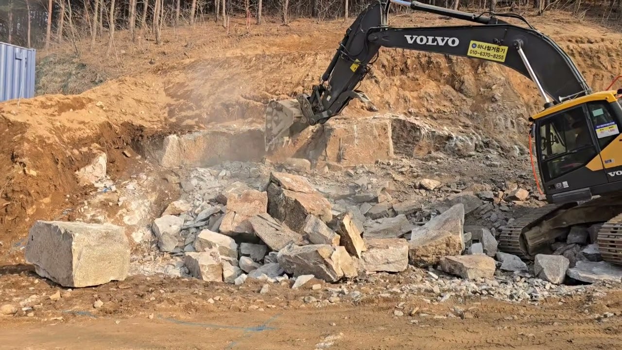 약품으로 무진동무소음 암반파쇄 유석토건주식회사 010-8878-6627 발파없이 암반을 한번에 깊이 3m씩 소리없이 진동없이 제거하는 공법 #팽창성몰탈 #비폭성파쇄제 #발파대안공법