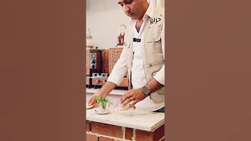 جاي ياسمين ١٠ غم جاي ياسمين ٤ عود نعناع هي واوراقها ٢ كوب ماء مغلي اترك القوري ٥ دقائق وبعدها صب 