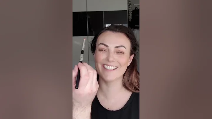 Lockdown Makeup Lesson With Killian