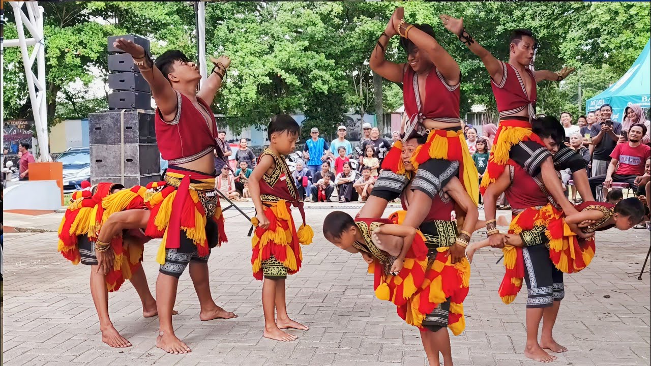 SPEKTAKULER❗ ATRAKSI KEREN BUJANGGANONG GANTENG YOSIKA KENTOS ARJUNA PUKAU PENONTON BIKIN KAGUM 👍