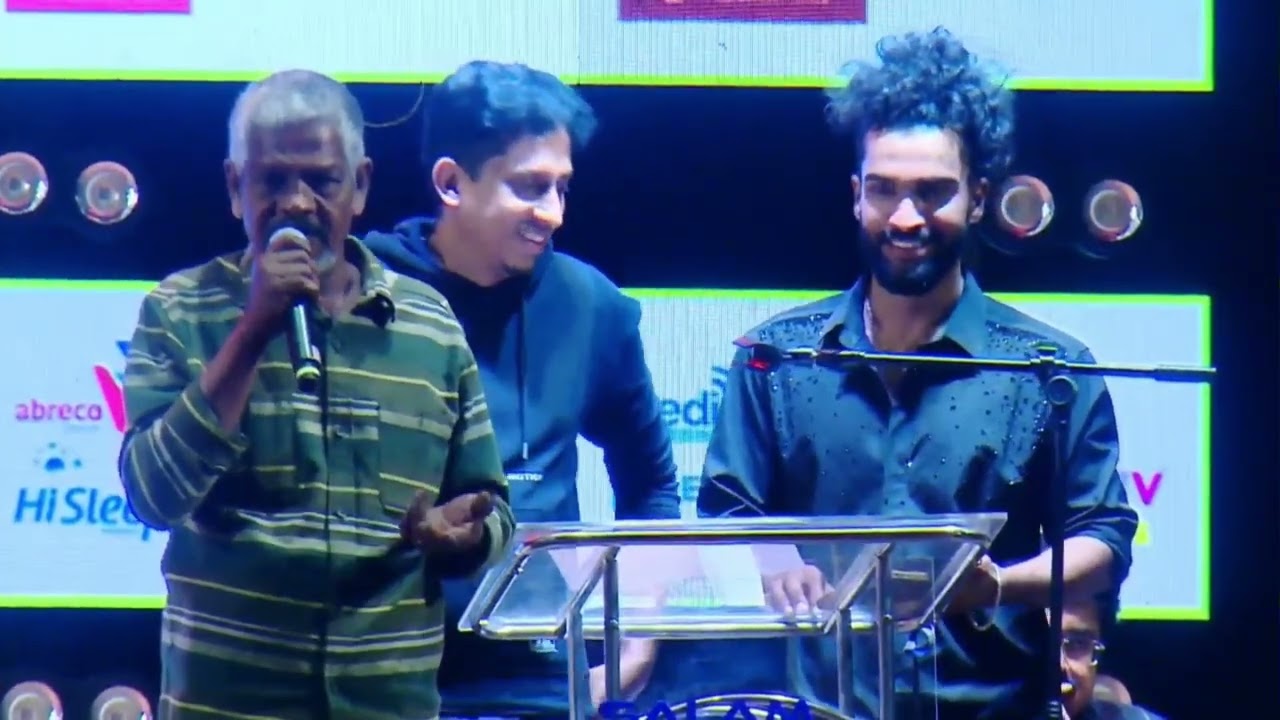 “ആരും കയ്യടിച്ച് നാറ്റിക്കരുത് !… കൂകി പ്രോത്സാഹിപ്പിക്കണം!”അരിസ്റ്റോ സുരേഷിന്റെ കള്ളുകുടിപ്പാട്ട്..