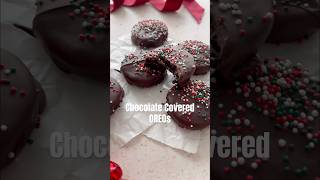 Chocolate Covered OREOs #recipe #oreo #chocolatecoveredoreos #cookies