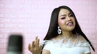 Video thumbnail of "ផ្កាកំពុងរីក song អូរស្មី Phka Kompong Rik Au Reaksmey"