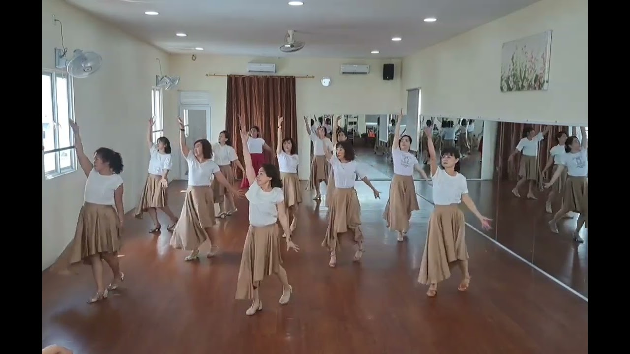 Thousand Rivers and Mountains (你的万水干山) - Cheerful Dance Group