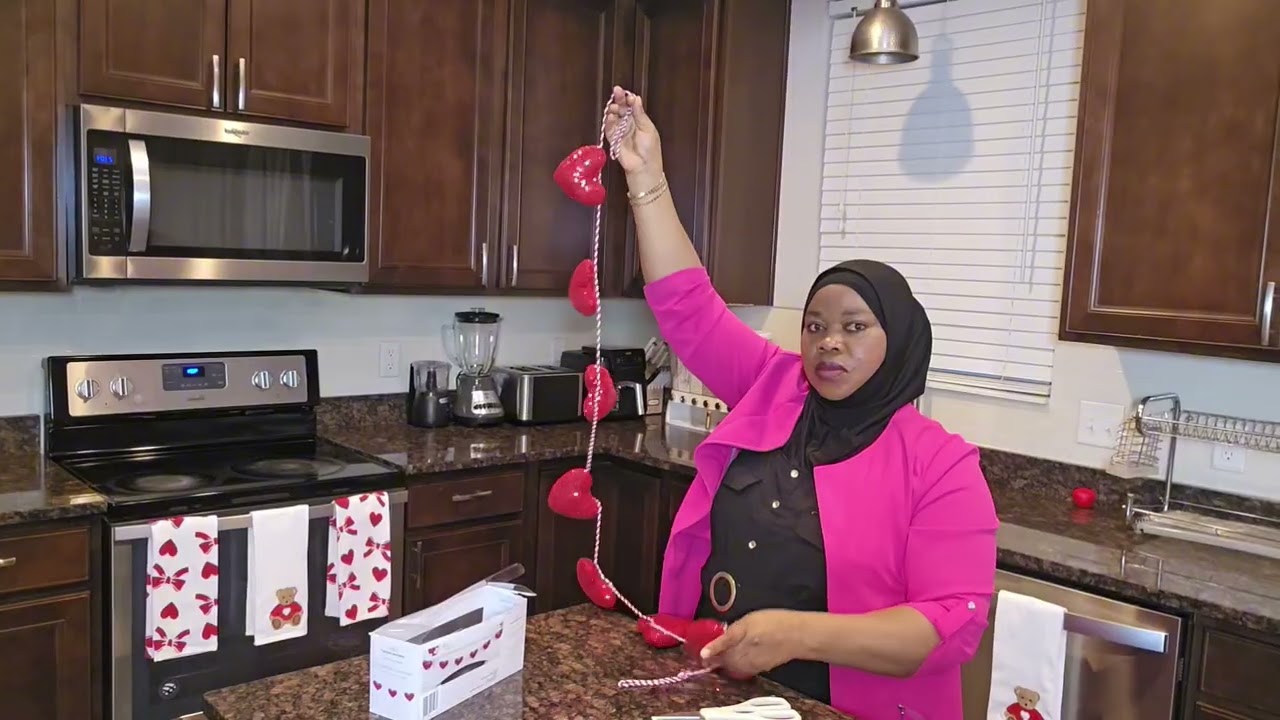 Decorating For Valentines Day!! 💝 |•Aminata Official •|